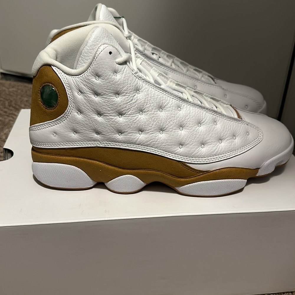 Air Jordan 13 retro size 11 1/2 white/wheat - Picture 7 of 13